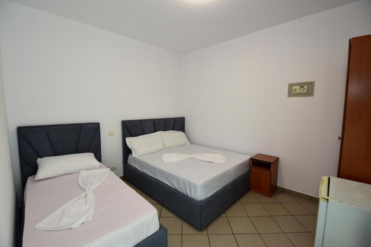 Koa Hotel Durrës Esterno foto