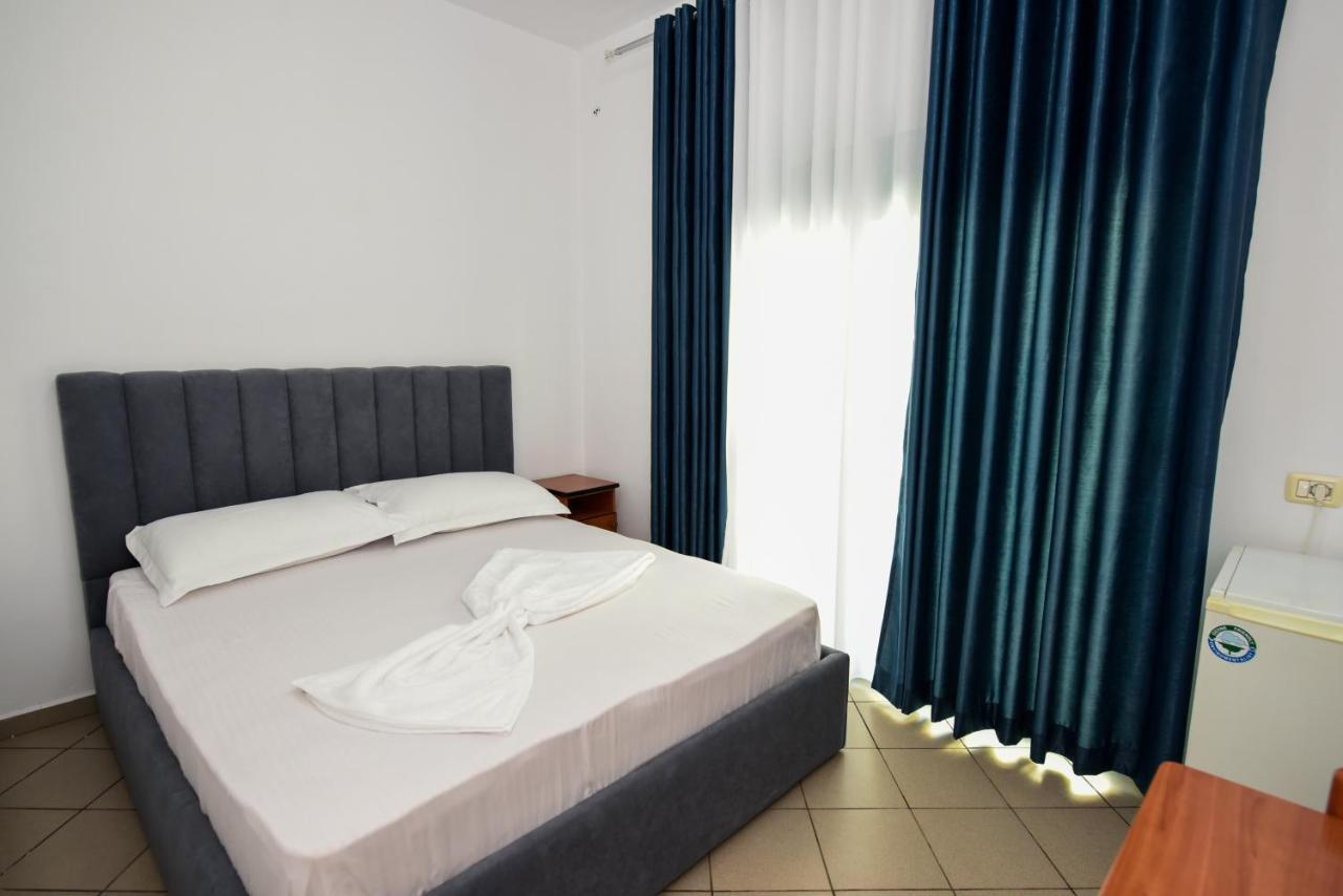 Koa Hotel Durrës Esterno foto
