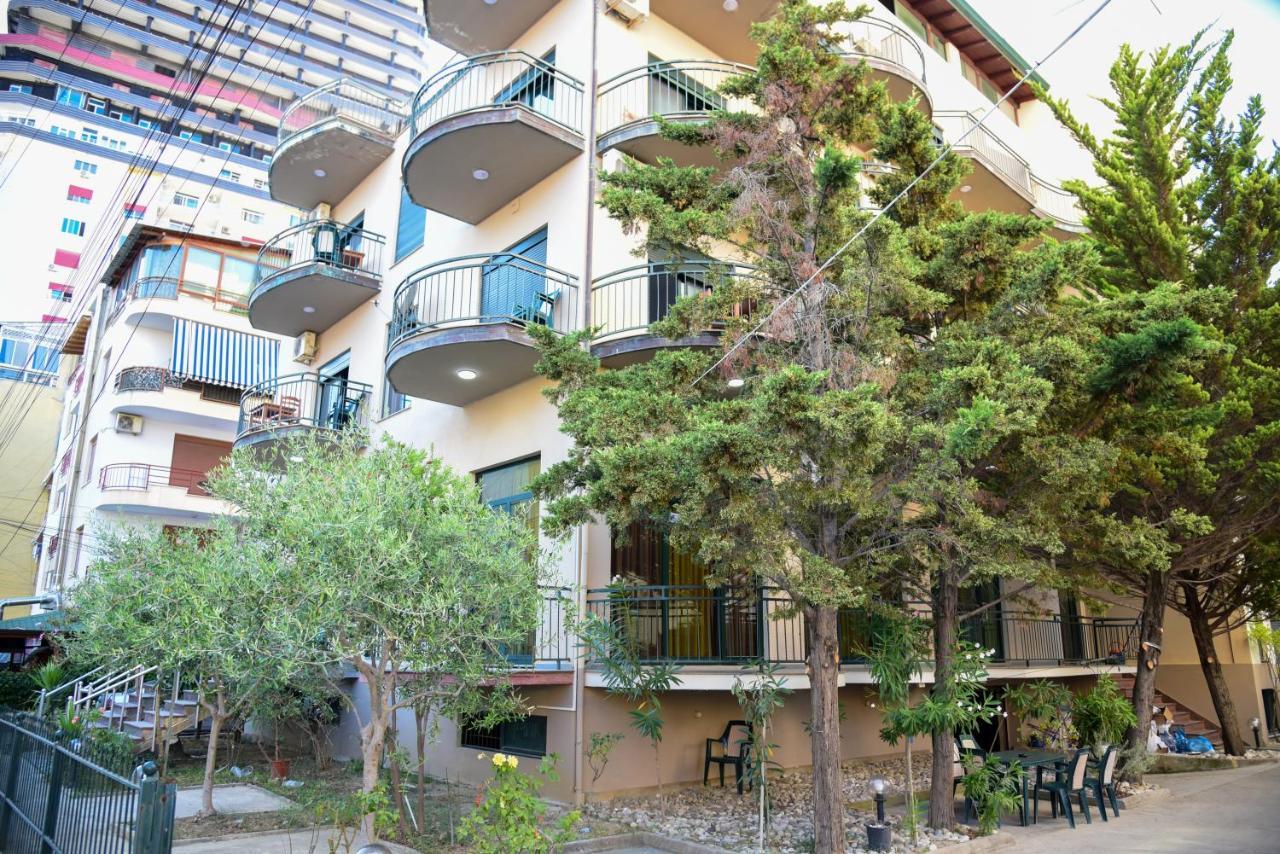 Koa Hotel Durrës Esterno foto