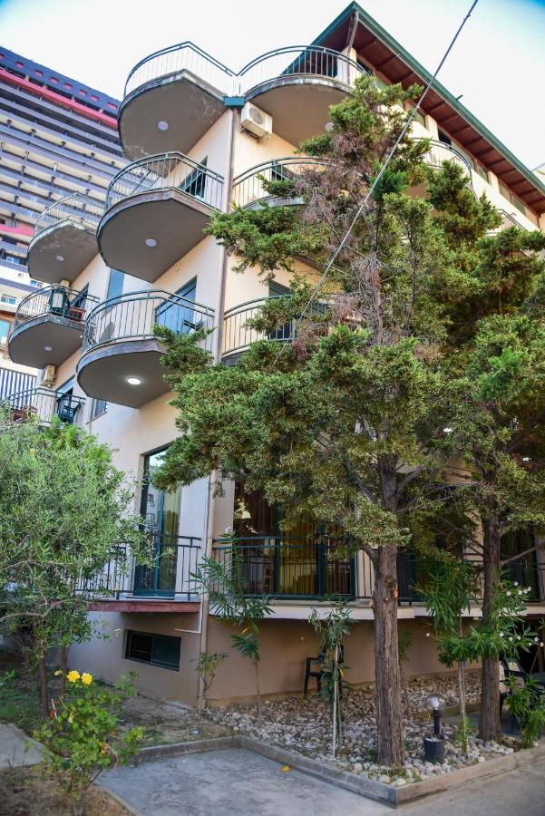 Koa Hotel Durrës Esterno foto