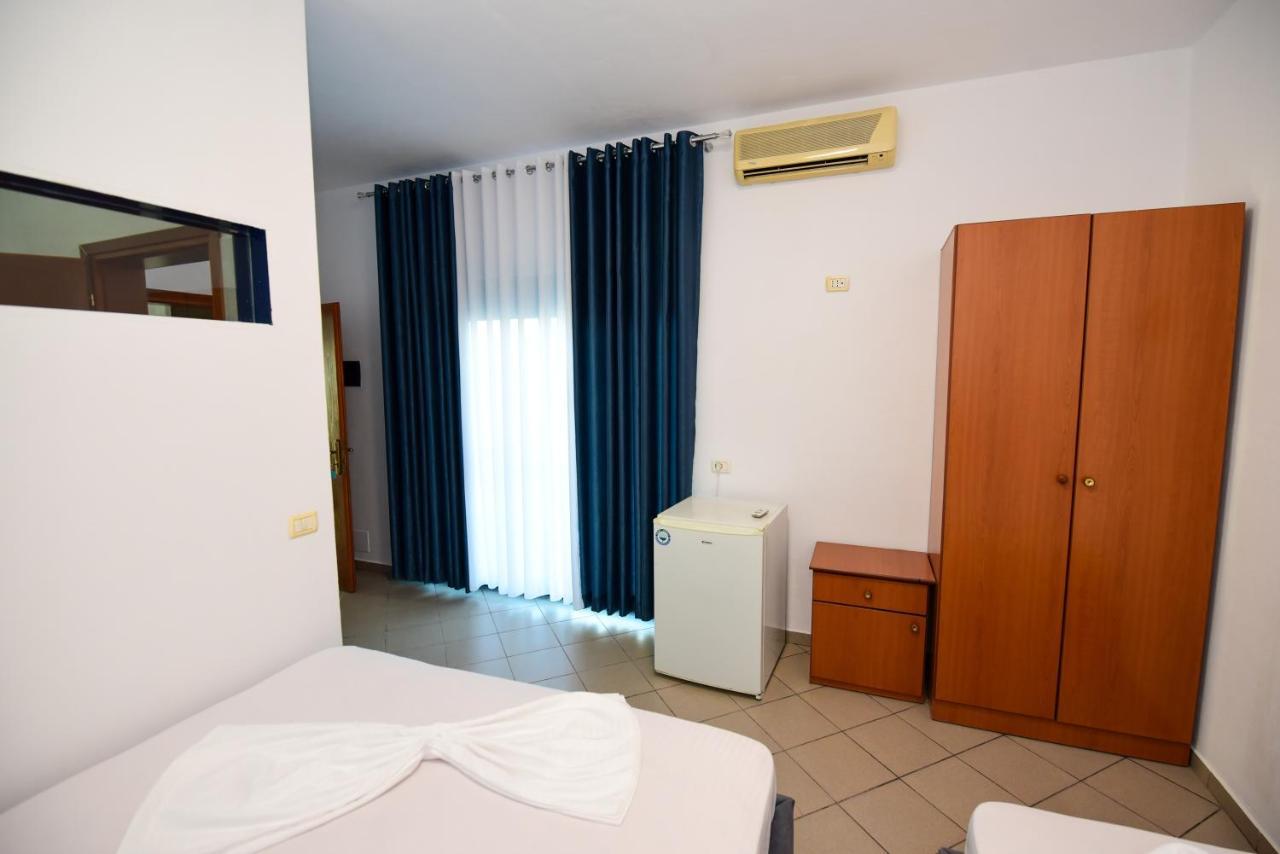 Koa Hotel Durrës Esterno foto