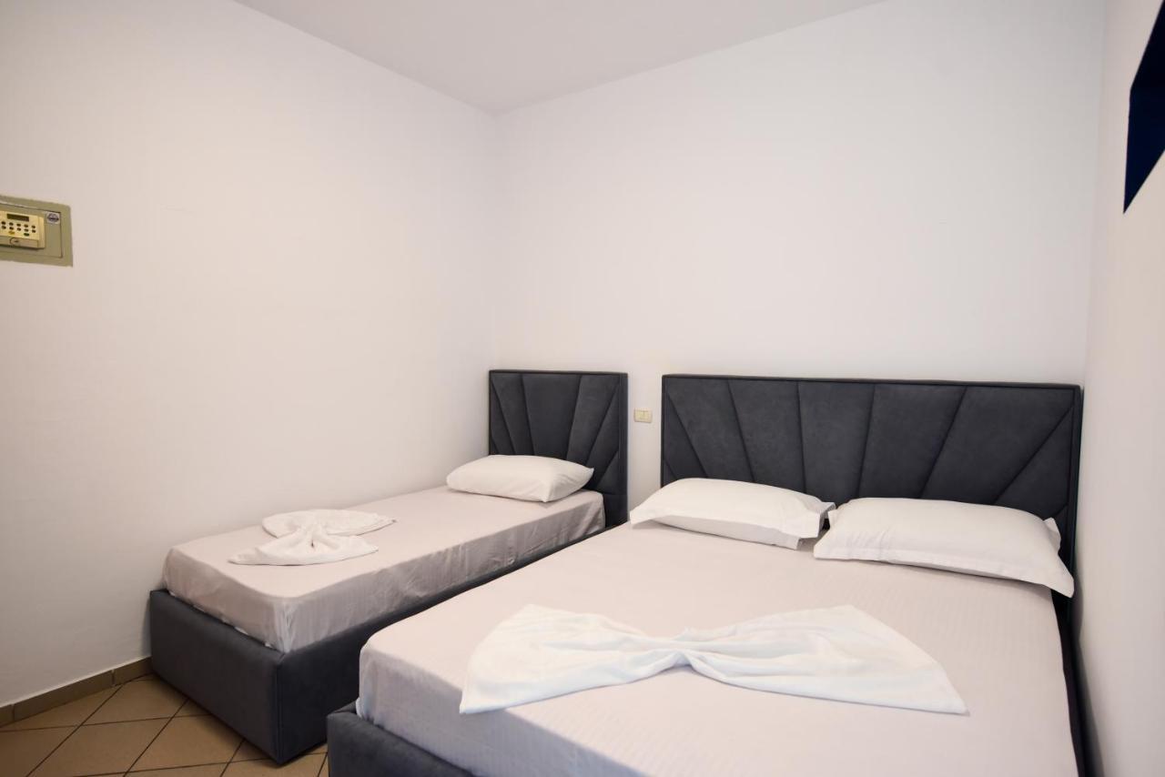 Koa Hotel Durrës Esterno foto