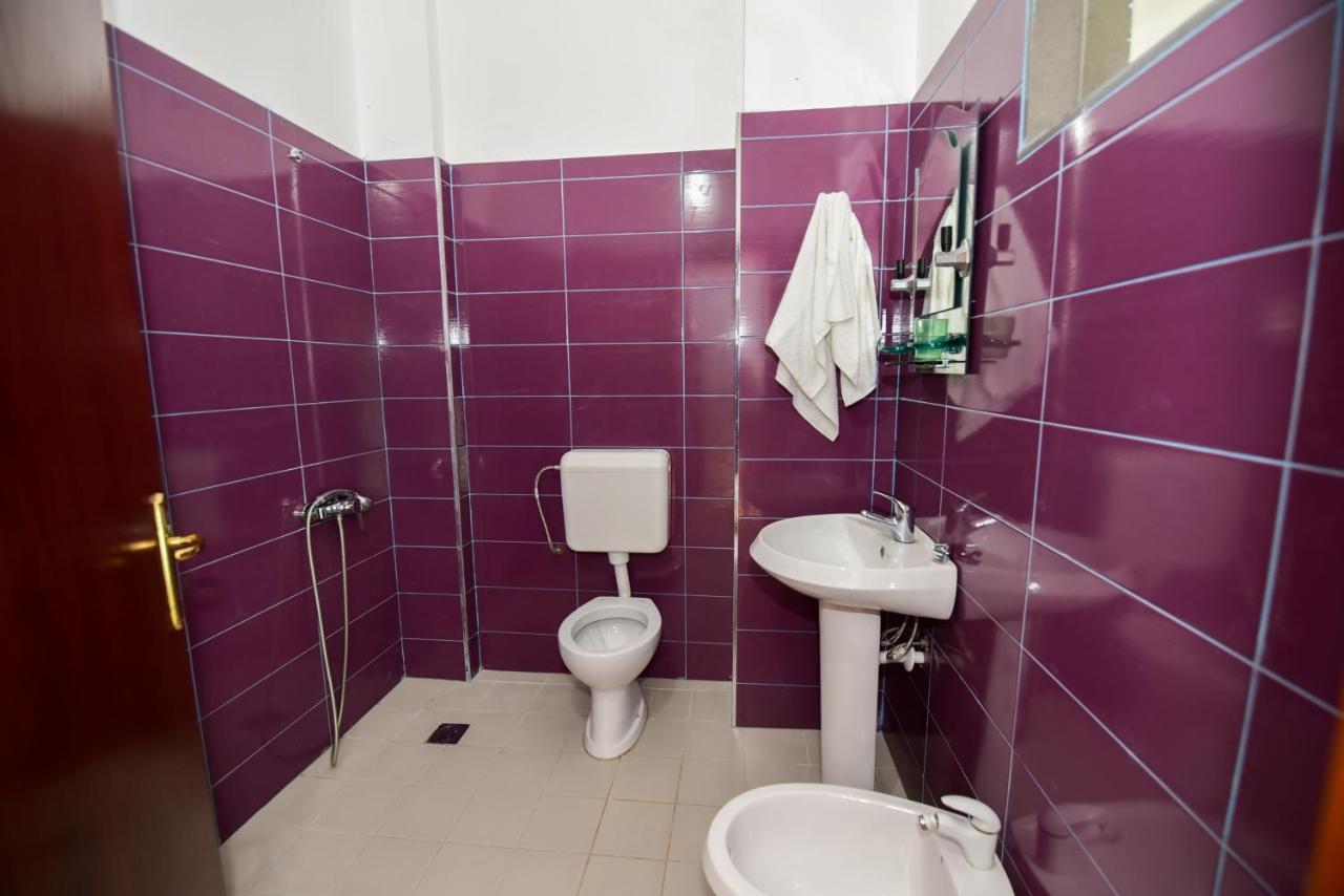 Koa Hotel Durrës Esterno foto